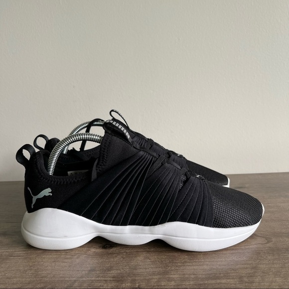 puma flourish sneaker